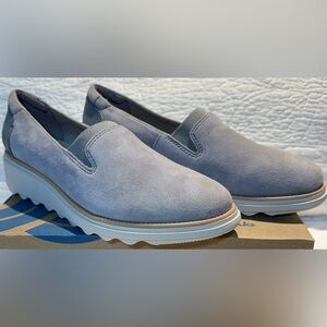 Clarks CLOUDSTEPPERS GRAY RAISED SLIP-ON FLATS